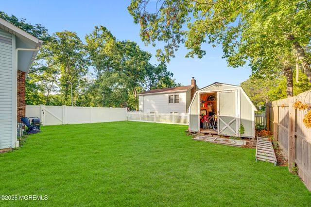 939 Canton Drive, Toms River, NJ 08753