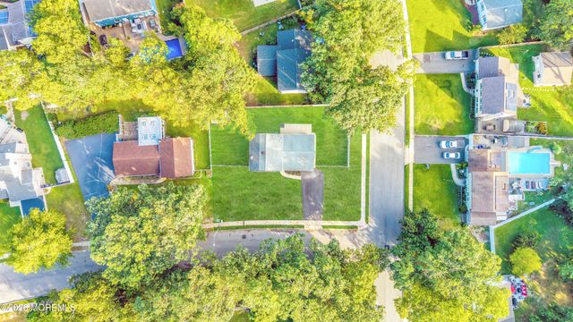 939 Canton Drive, Toms River, NJ 08753