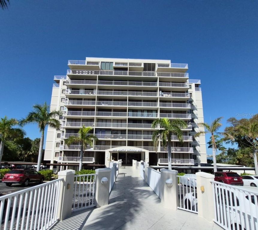 Image 13 of property listing at 500 N OSCEOLA AVENUE 510, Clearwater, FL 33755