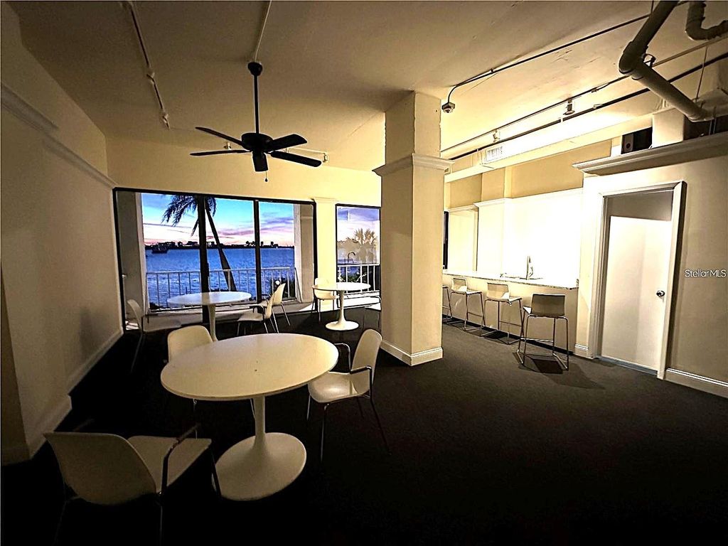 Image 16 of property listing at 500 N OSCEOLA AVENUE 510, Clearwater, FL 33755