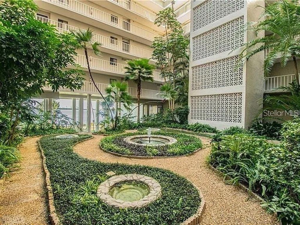 Image 9 of property listing at 500 N OSCEOLA AVENUE 510, Clearwater, FL 33755