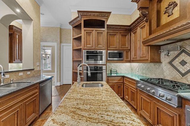 5411 Leopold Dr, Houston, TX 77021