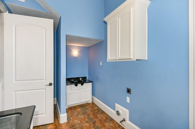 5411 Leopold Dr, Houston, TX 77021