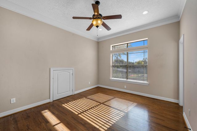 5411 Leopold Dr, Houston, TX 77021