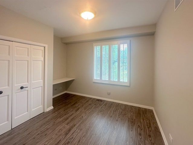 670 Leslie Court, Carol Stream, IL 60188