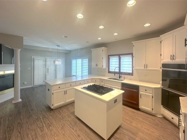 670 Leslie Court, Carol Stream, IL 60188