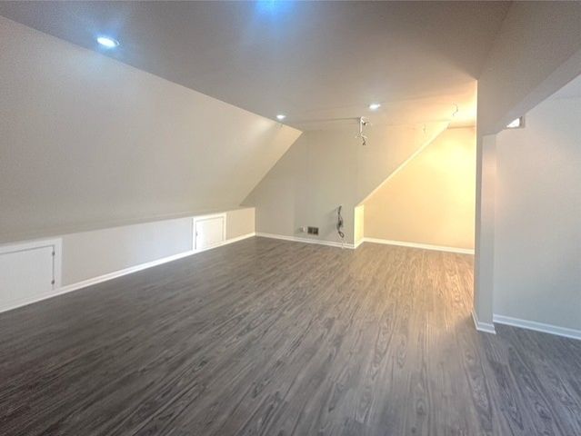 670 Leslie Court, Carol Stream, IL 60188