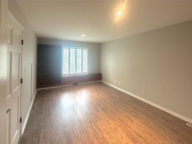 670 Leslie Court, Carol Stream, IL 60188