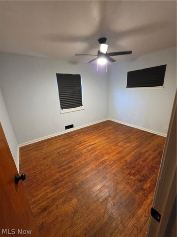 1925 Ridgehill Road, Cleveland, OH 44121