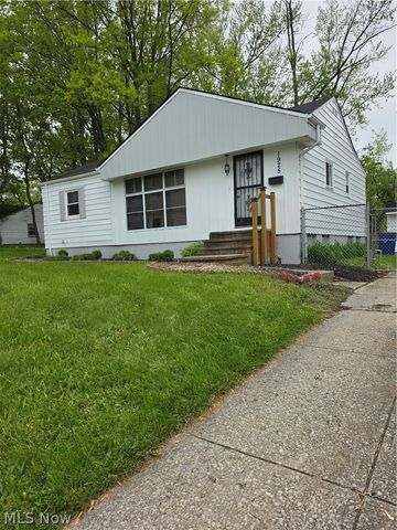 1925 Ridgehill Road, Cleveland, OH 44121