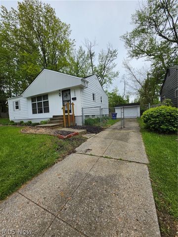 1925 Ridgehill Road, Cleveland, OH 44121