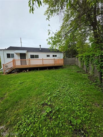 1925 Ridgehill Road, Cleveland, OH 44121