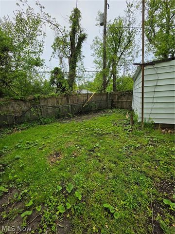 1925 Ridgehill Road, Cleveland, OH 44121