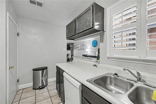 7130 Everhart 4, Corpus Christi, TX 78413