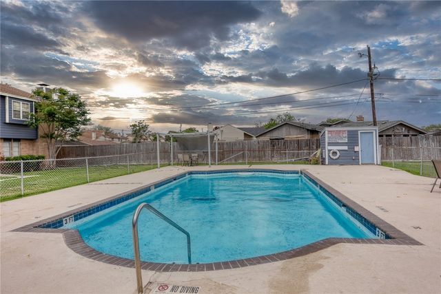 7130 Everhart 4, Corpus Christi, TX 78413