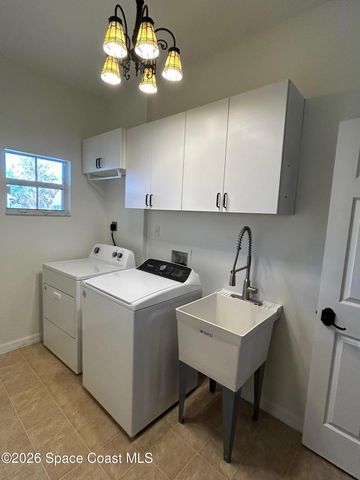 1870 Parrsboro Street NW, Palm Bay, FL 32907
