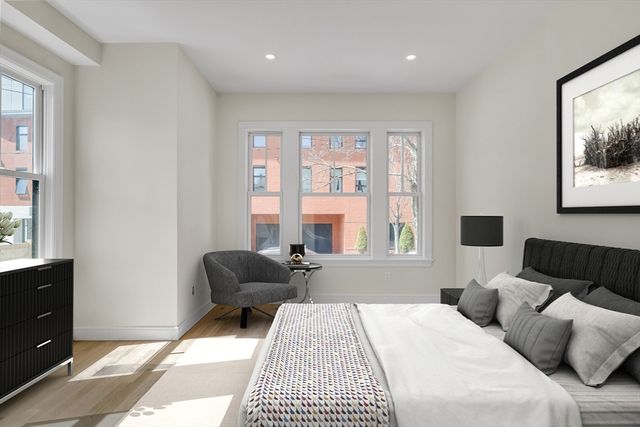 77 Thorndike Street 1, Brookline, MA 02446