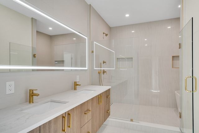 77 Thorndike Street 1, Brookline, MA 02446