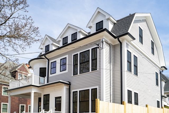 77 Thorndike Street 1, Brookline, MA 02446