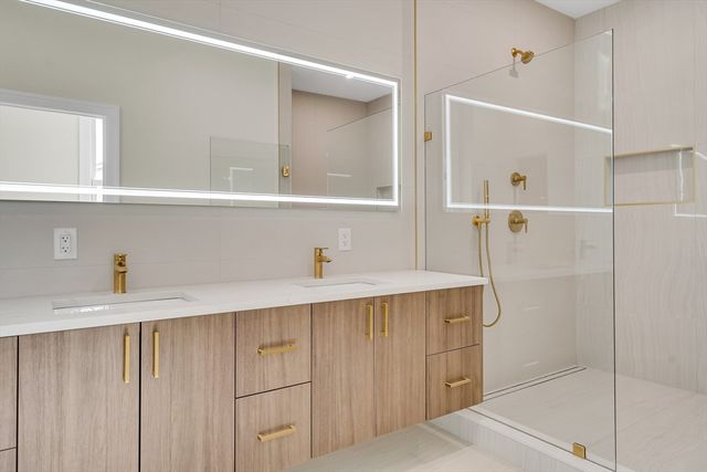 77 Thorndike Street 1, Brookline, MA 02446