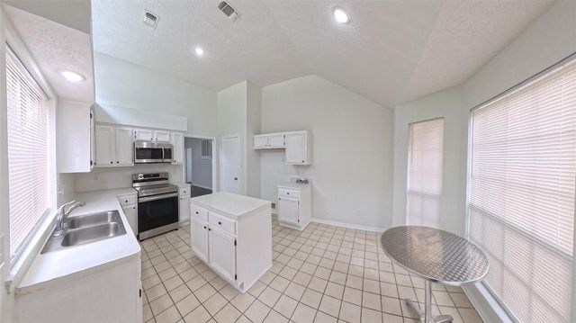 3 Rain Walk Court, The Woodlands, TX 77380