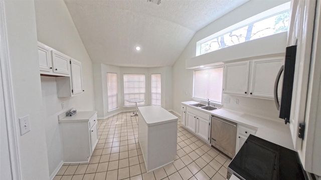 3 Rain Walk Court, The Woodlands, TX 77380