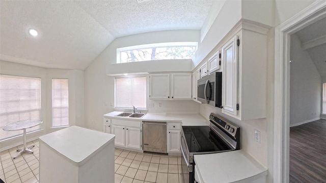 3 Rain Walk Court, The Woodlands, TX 77380