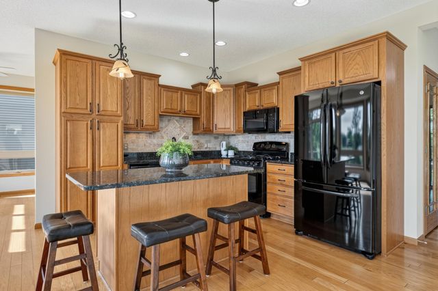14401 Enclave Court NW, Prior Lake, MN 55372