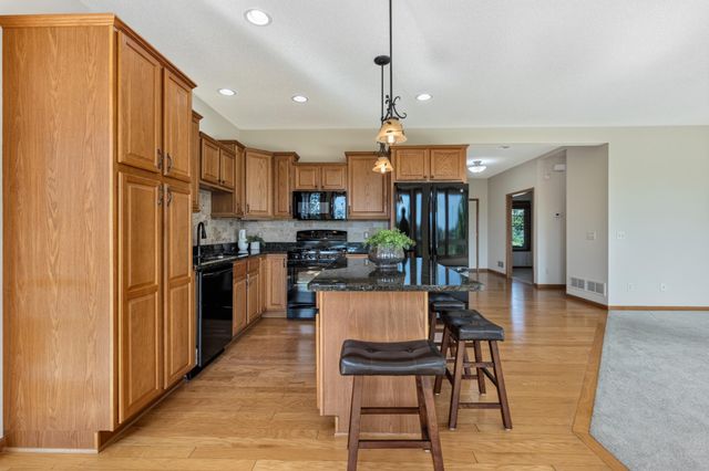 14401 Enclave Court NW, Prior Lake, MN 55372