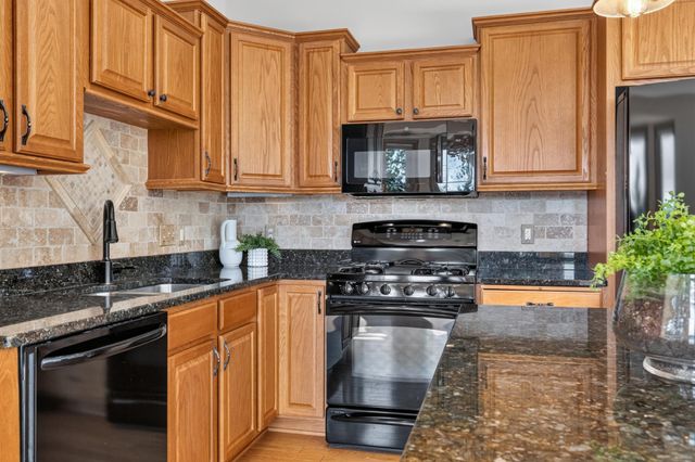 14401 Enclave Court NW, Prior Lake, MN 55372