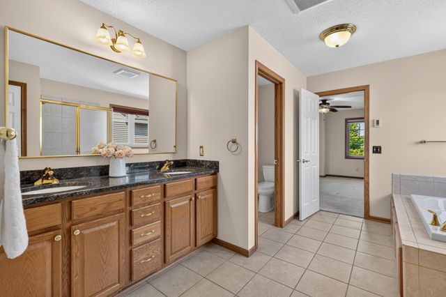 14401 Enclave Court NW, Prior Lake, MN 55372