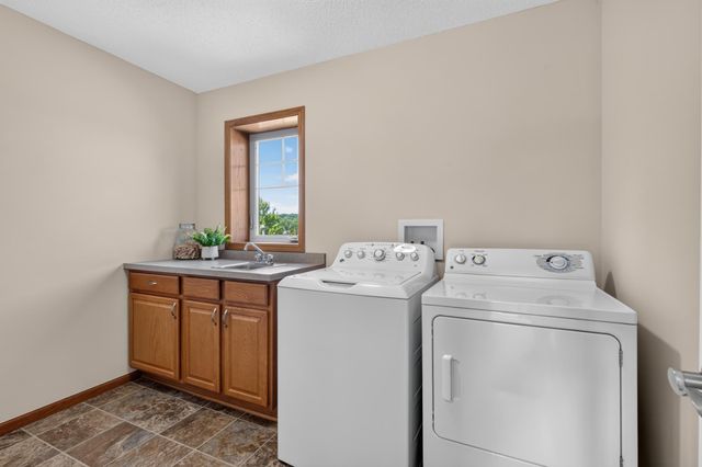 14401 Enclave Court NW, Prior Lake, MN 55372