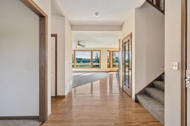 14401 Enclave Court NW, Prior Lake, MN 55372