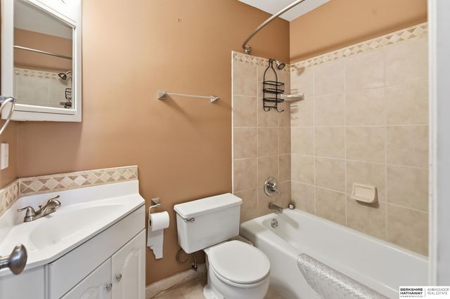 5310 Spruce Street, Lincoln, NE 68516