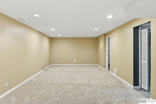 5310 Spruce Street, Lincoln, NE 68516