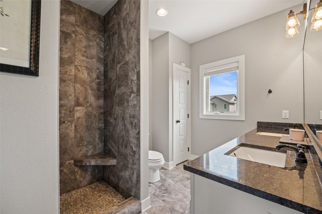 302 33rd Street SE, Altoona, IA 50009