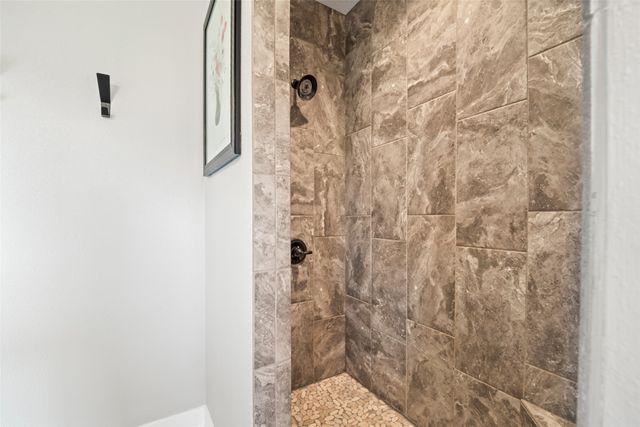 302 33rd Street SE, Altoona, IA 50009