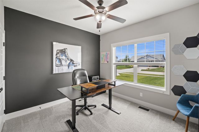 302 33rd Street SE, Altoona, IA 50009