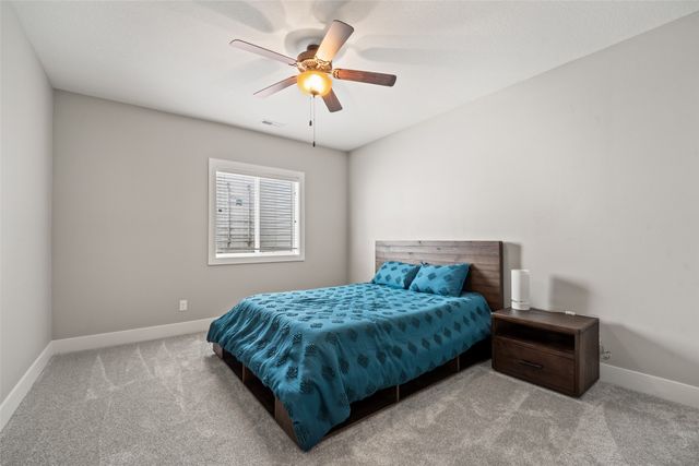 302 33rd Street SE, Altoona, IA 50009