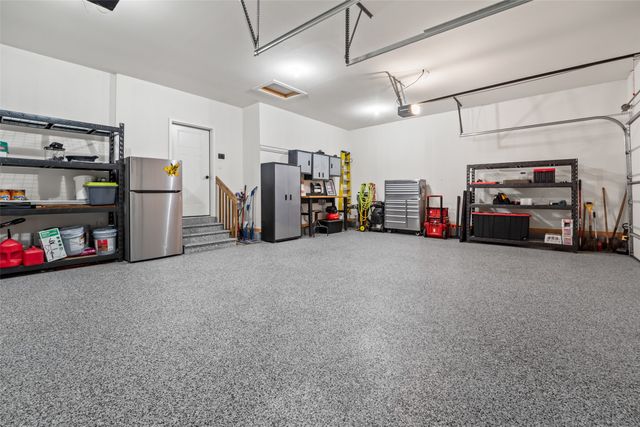 302 33rd Street SE, Altoona, IA 50009
