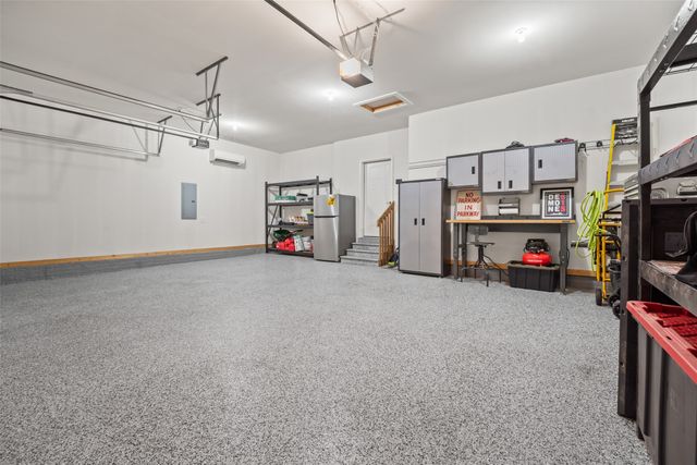 302 33rd Street SE, Altoona, IA 50009