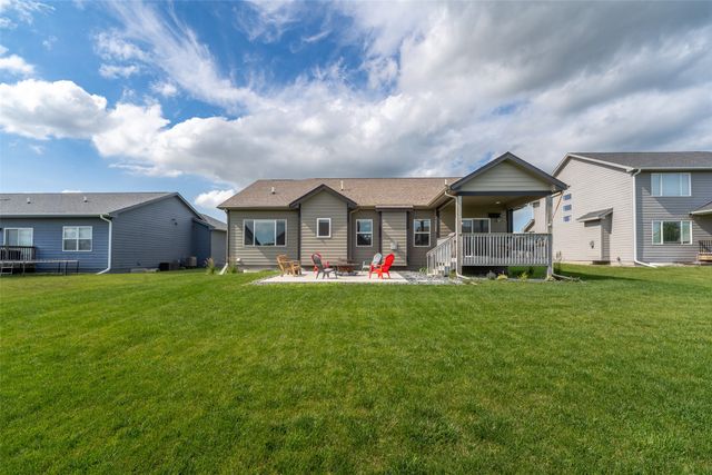 302 33rd Street SE, Altoona, IA 50009