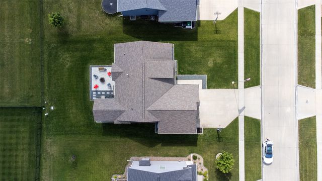 302 33rd Street SE, Altoona, IA 50009