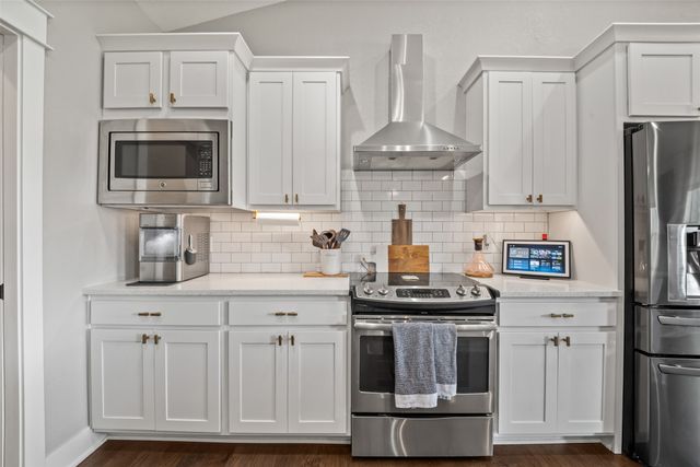 302 33rd Street SE, Altoona, IA 50009