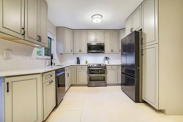 1701 SW 32nd Ct, Fort Lauderdale, FL 33315