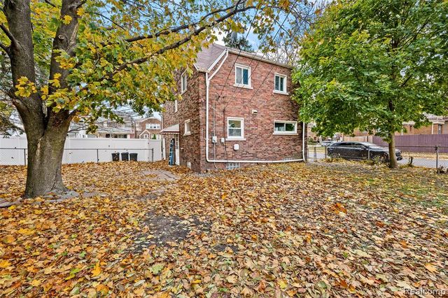 1332 Fort Park Boulevard, Lincoln Park, MI 48146