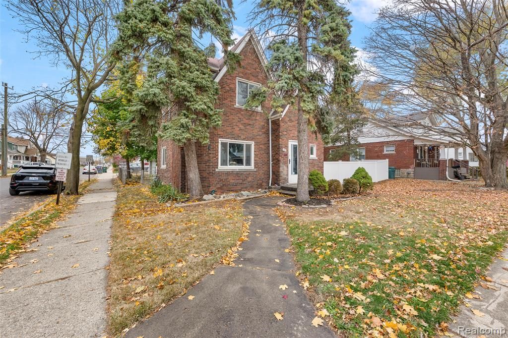 1332 Fort Park Boulevard, Lincoln Park, MI 48146