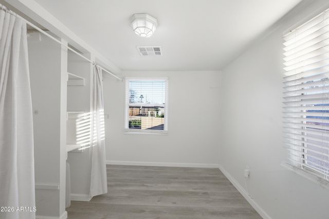 5521 W NORTHVIEW Avenue, Glendale, AZ 85301