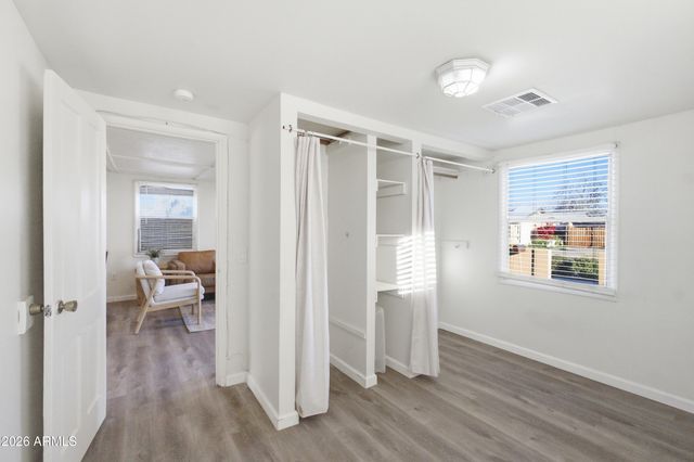 5521 W NORTHVIEW Avenue, Glendale, AZ 85301