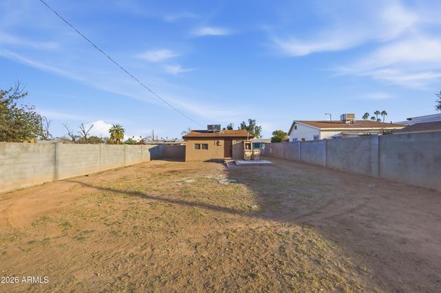 5521 W NORTHVIEW Avenue, Glendale, AZ 85301